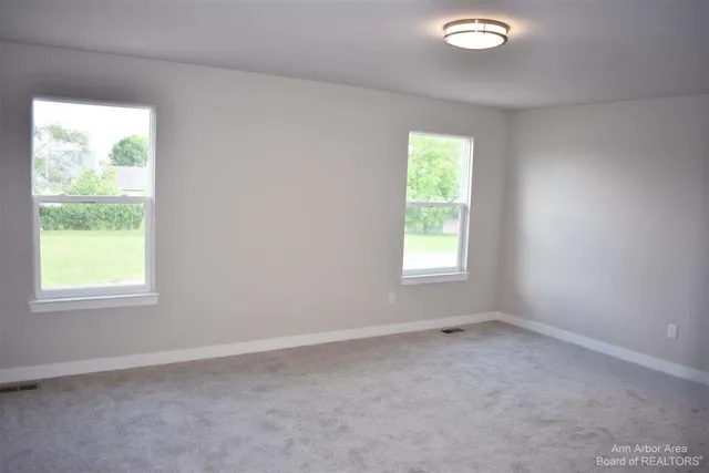 $344,900 | 725 Jefferson Lane, Milan, MI 48160