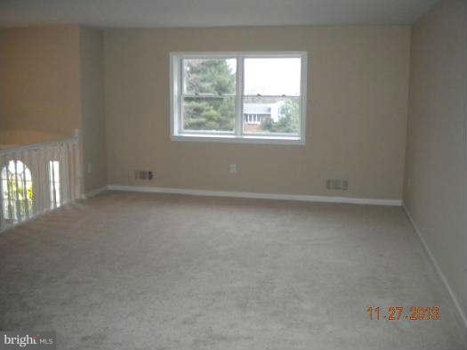 8404 Stonehouse Road Frederick, MD 21702 - Photo 5 of 16 Living Room