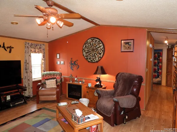 $219,995 | 164 18th Street East, Lakehills, TX 78063