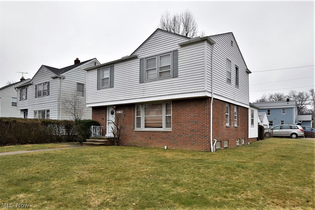 3776 Shannon Road Cleveland Heights, OH 44118 - Photo 2 of 29 Gallery Image 2