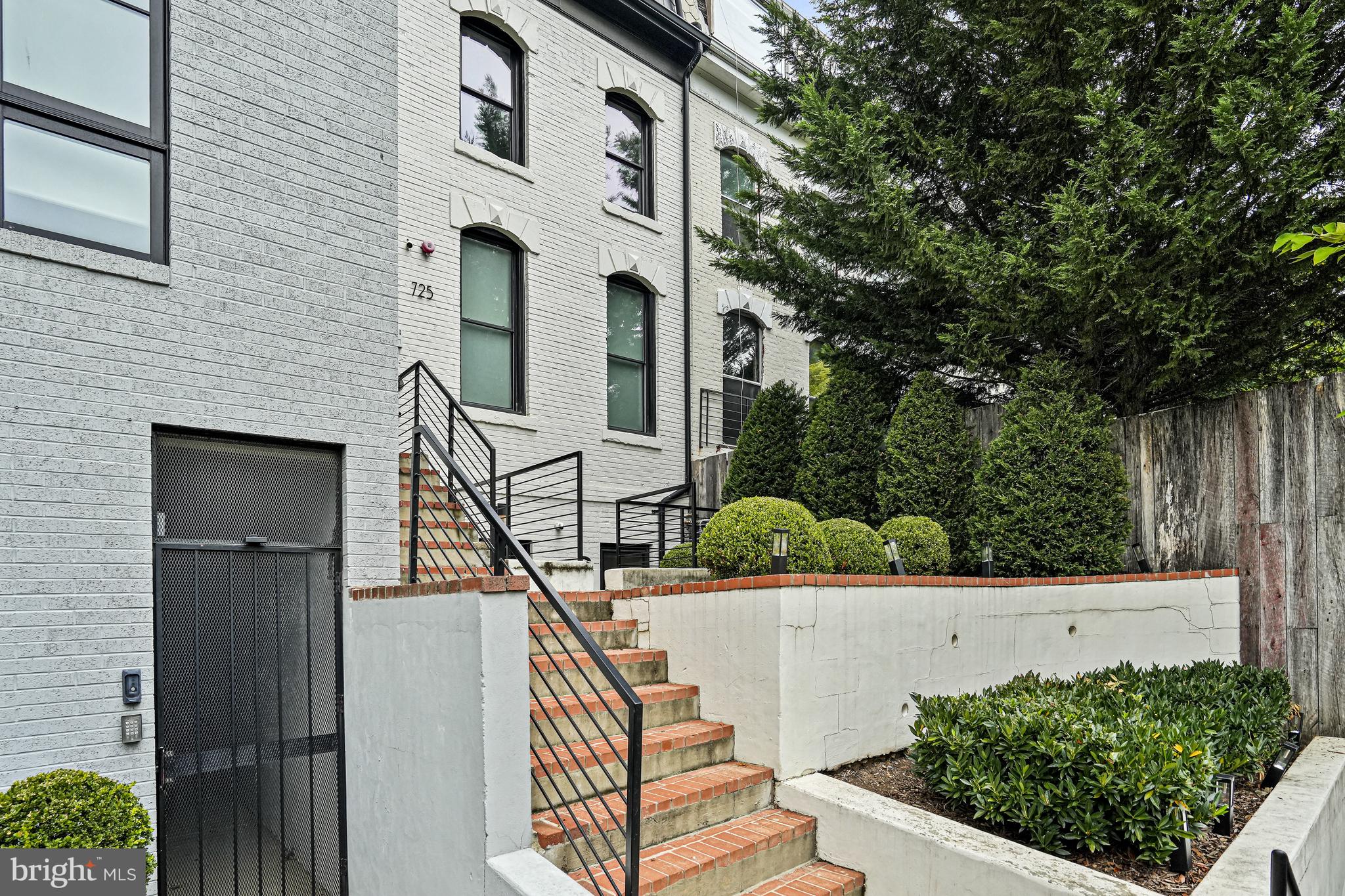 725 Euclid Street Northwest, Unit 1 Washington, DC 20001 - Photo 24 of 28 a view of outdoor space and deck