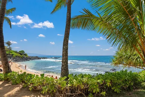 $2,495,000 | 740 Hana Highway, Paia, HI 96779