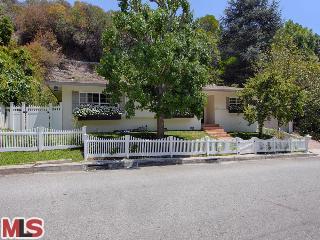 1042 Chantilly Road Los Angeles, CA 90077 - Photo 1 of 1 Gallery Image 1