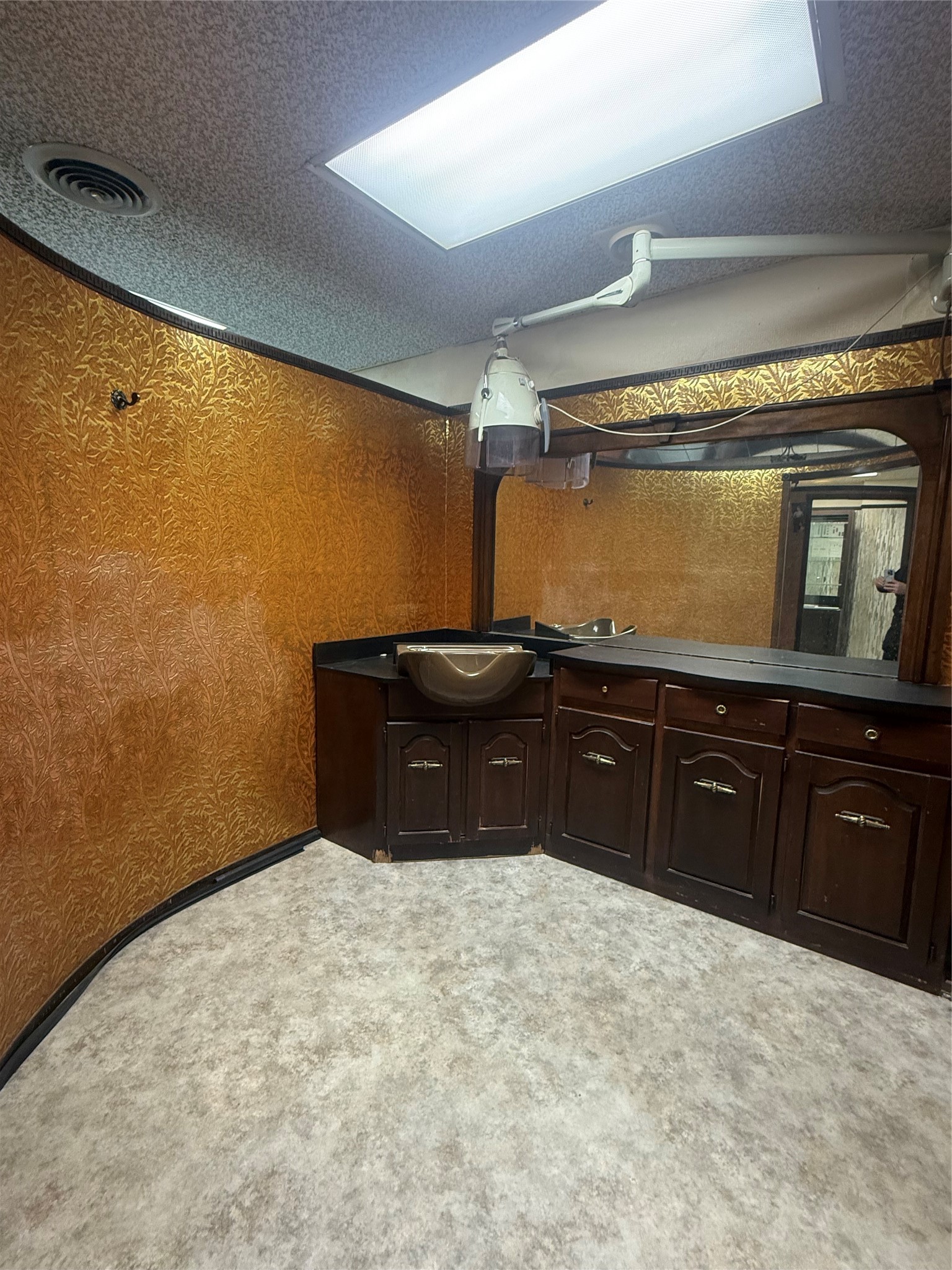 24 Washington Avenue Endicott, NY 13760 - Photo 16 of 33