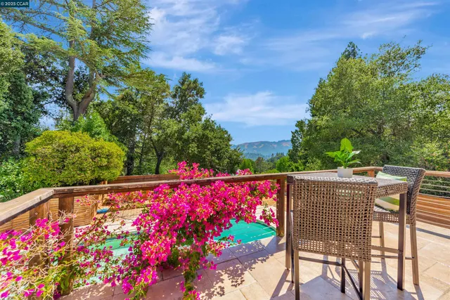 $2,500,000 | 23 El Verano, Orinda, CA 94563