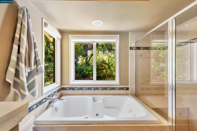 $2,500,000 | 23 El Verano, Orinda, CA 94563