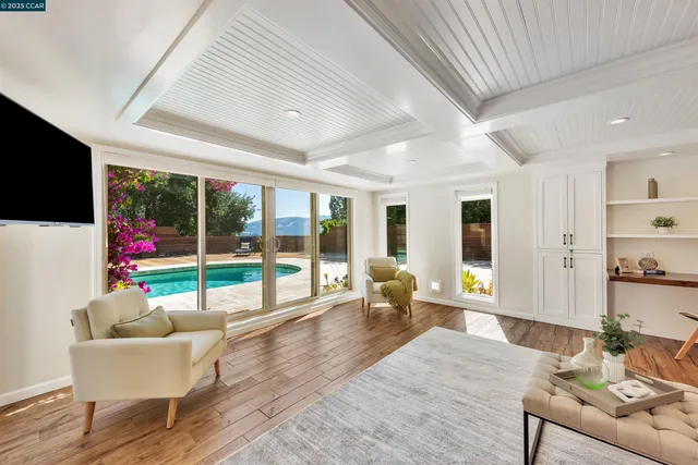 $2,500,000 | 23 El Verano, Orinda, CA 94563