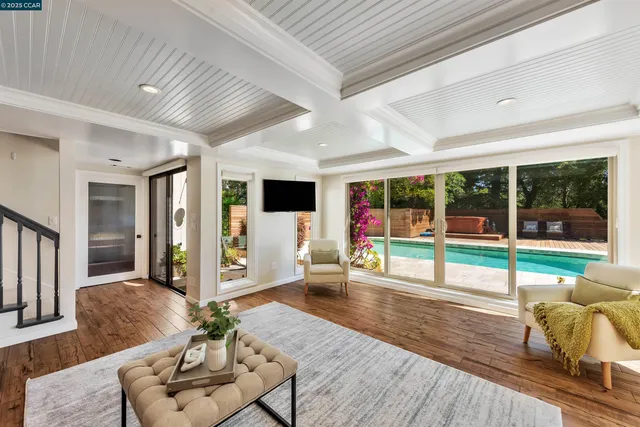 $2,500,000 | 23 El Verano, Orinda, CA 94563