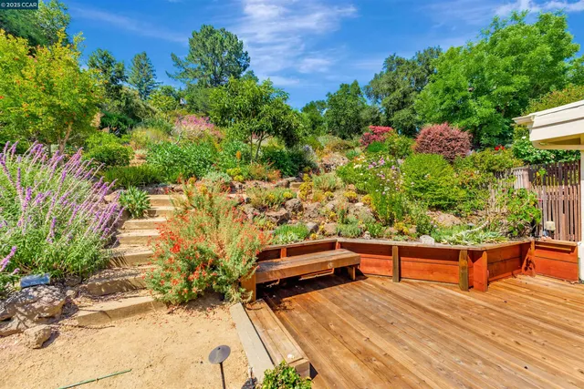 $2,500,000 | 23 El Verano, Orinda, CA 94563