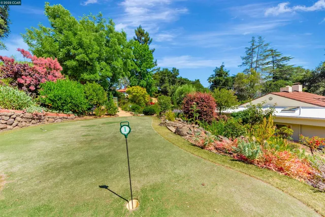 $2,500,000 | 23 El Verano, Orinda, CA 94563