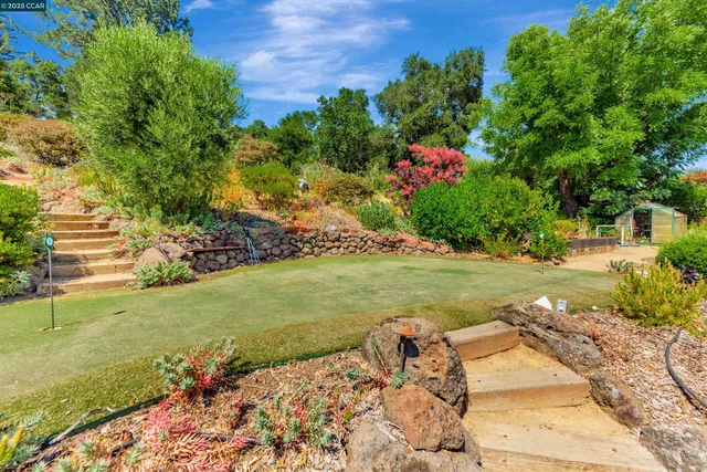 $2,500,000 | 23 El Verano, Orinda, CA 94563