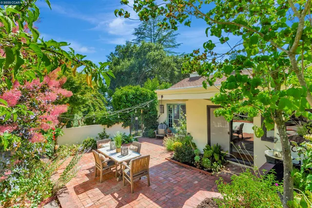 $2,500,000 | 23 El Verano, Orinda, CA 94563