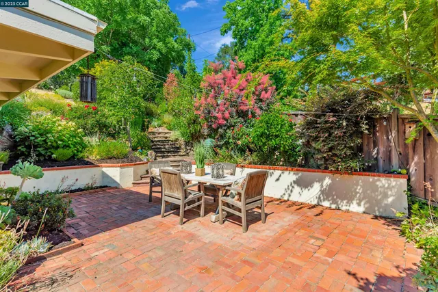 $2,500,000 | 23 El Verano, Orinda, CA 94563