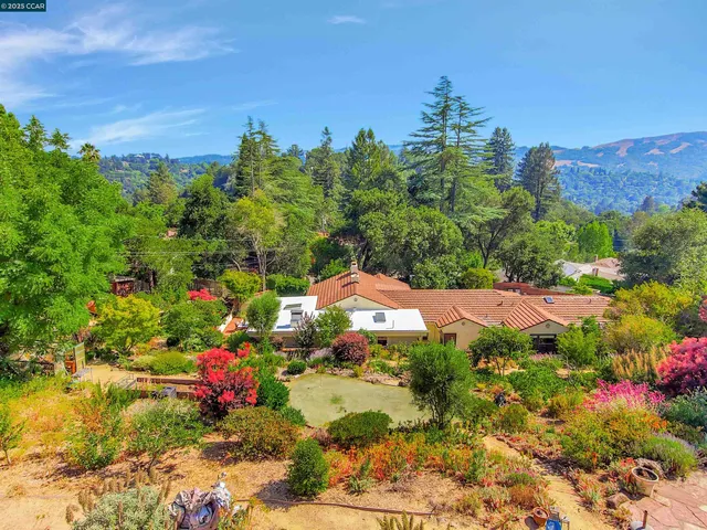 $2,500,000 | 23 El Verano, Orinda, CA 94563