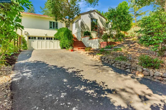 $2,500,000 | 23 El Verano, Orinda, CA 94563