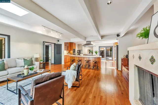 $2,500,000 | 23 El Verano, Orinda, CA 94563