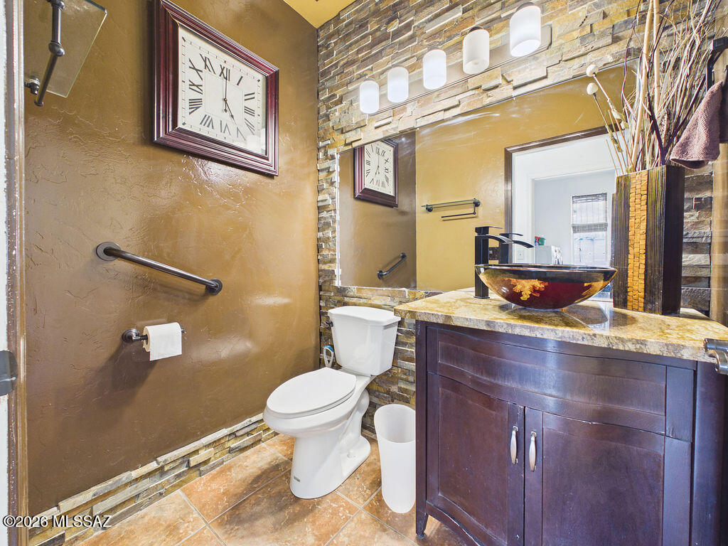 4591 South Paseo Don Rolando Tucson, AZ 85746 - Photo 17 of 33 CAM06457G6-PR0018-STILL017