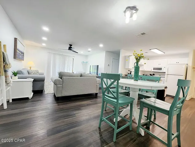 $229,900 | 7125 North Lagoon Drive, Unit O, Panama City Beach, FL 32408