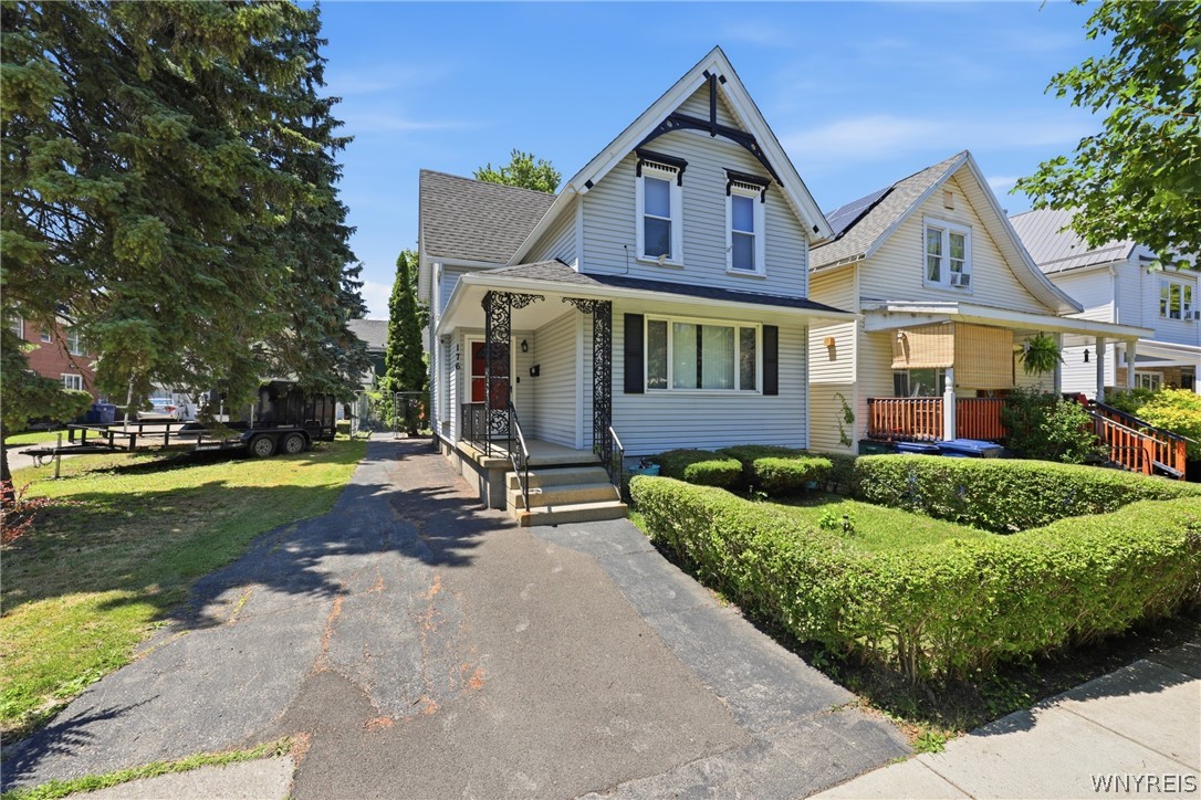 176 15th Street Buffalo, NY 14213 - Photo 2 of 36 Front Exterior