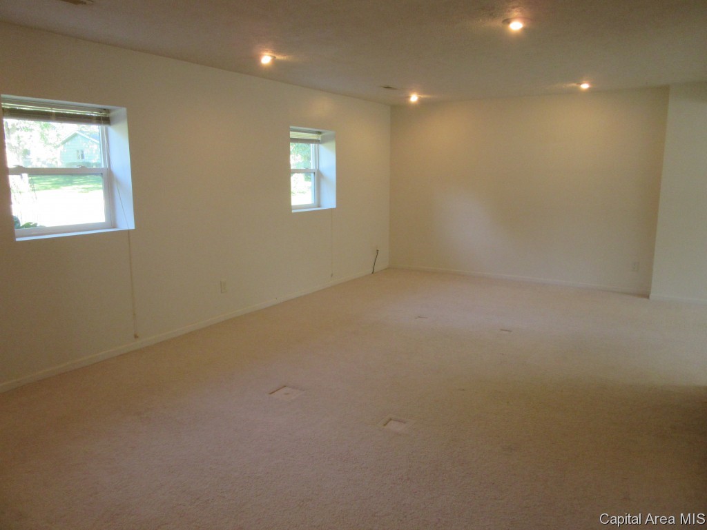 4 Rainbow Road Springfield, IL 62712 - Photo 12 of 17