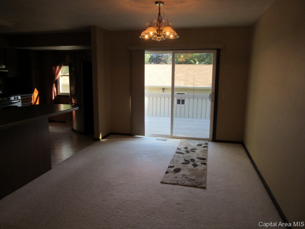 4 Rainbow Road Springfield, IL 62712 - Photo 5 of 17