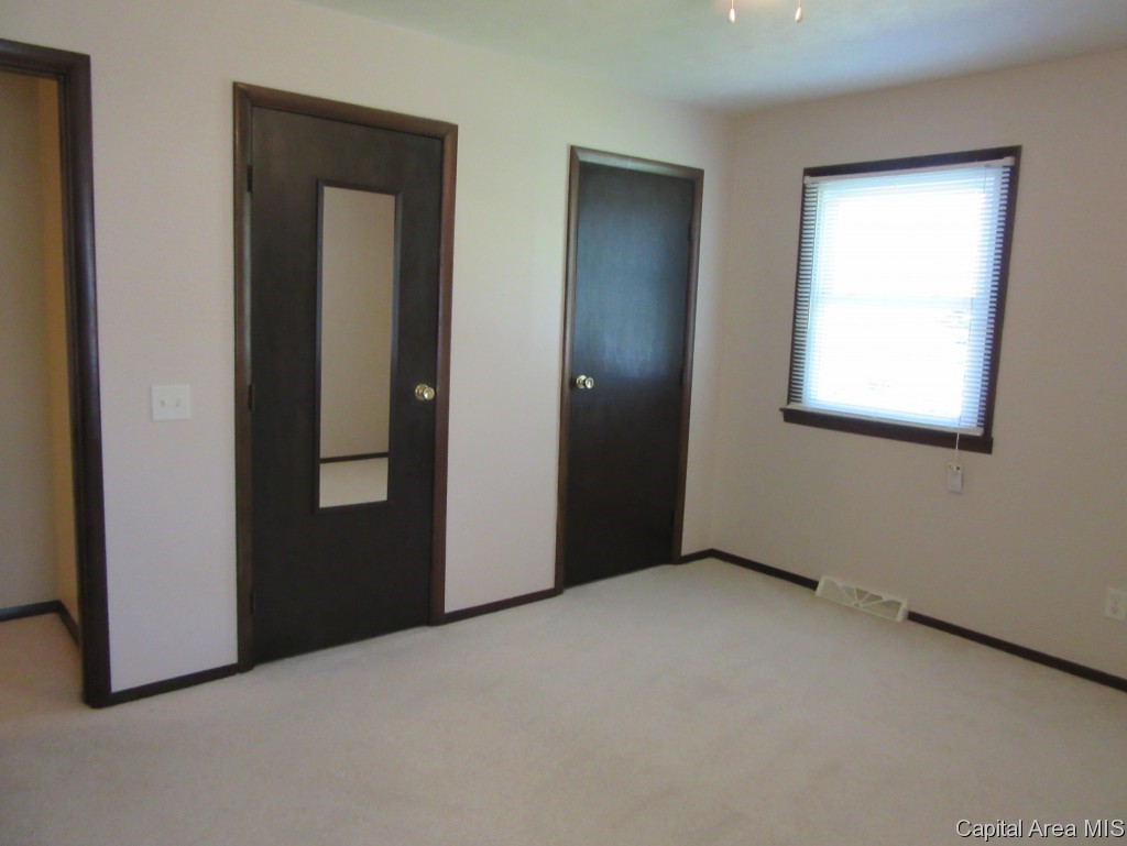 4 Rainbow Road Springfield, IL 62712 - Photo 6 of 17