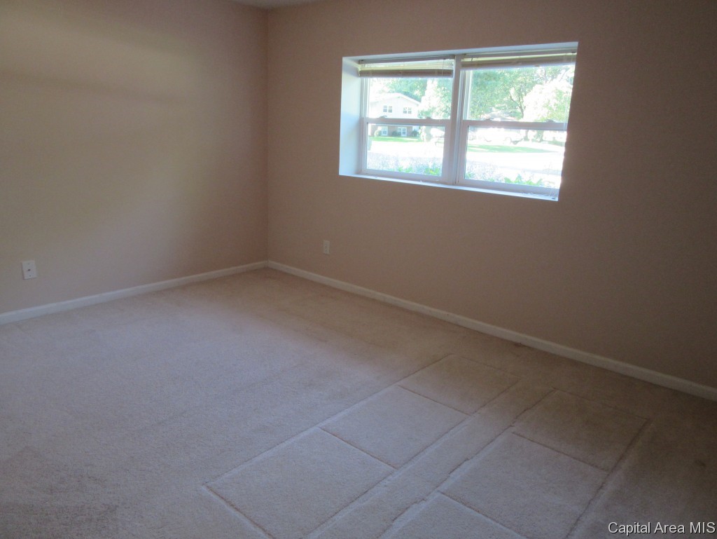 4 Rainbow Road Springfield, IL 62712 - Photo 9 of 17