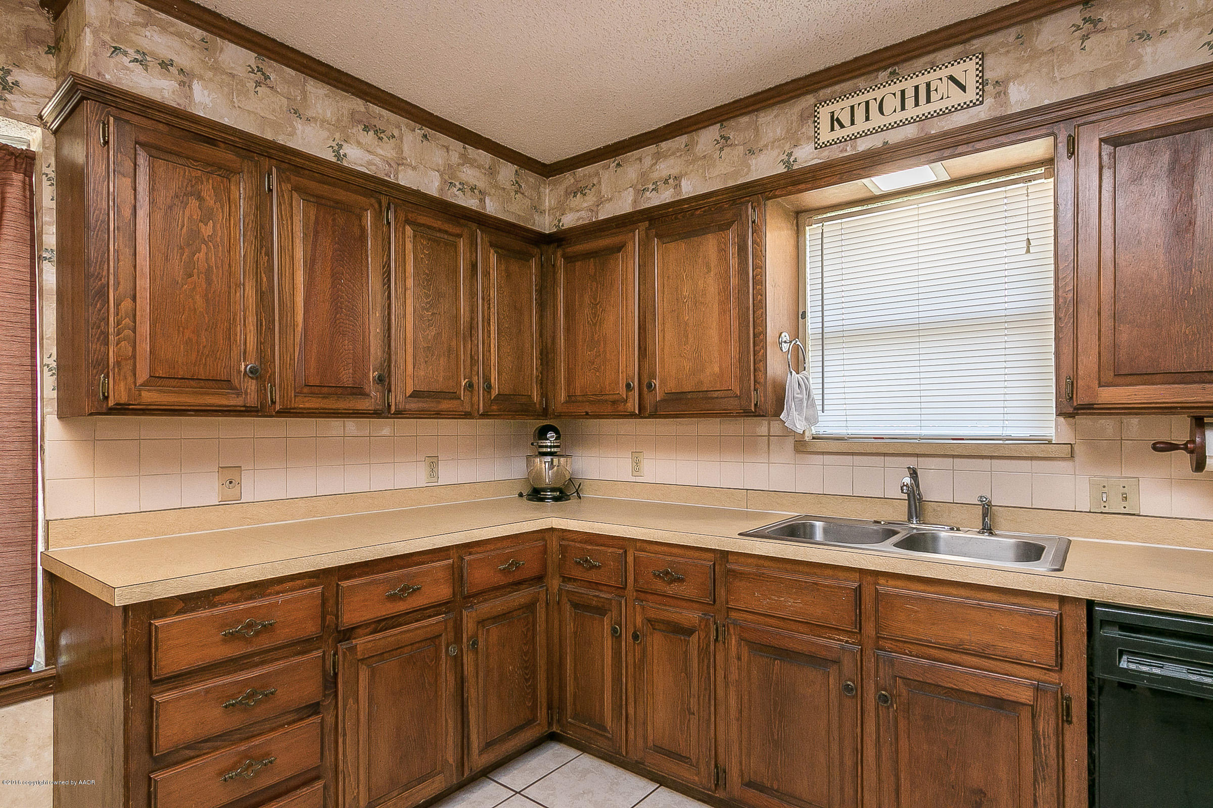 3318 Bedford Road Amarillo, TX 79106 - Photo 8 of 18 Kitchen 2