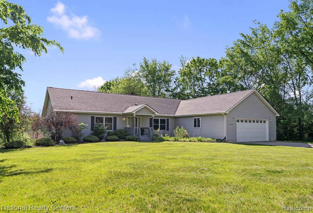 15379 Bird Road Linden, MI 48451 - Photo 36 of 39