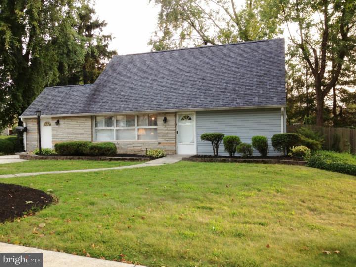 39 Quakeroak Road Levittown, PA 19057 - Photo 1 of 23 Exterior Front
