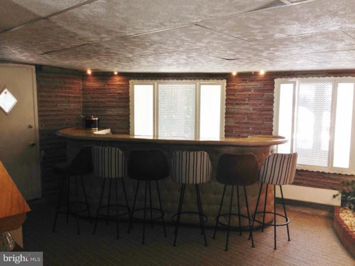 39 Quakeroak Road Levittown, PA 19057 - Photo 15 of 23 Family Room