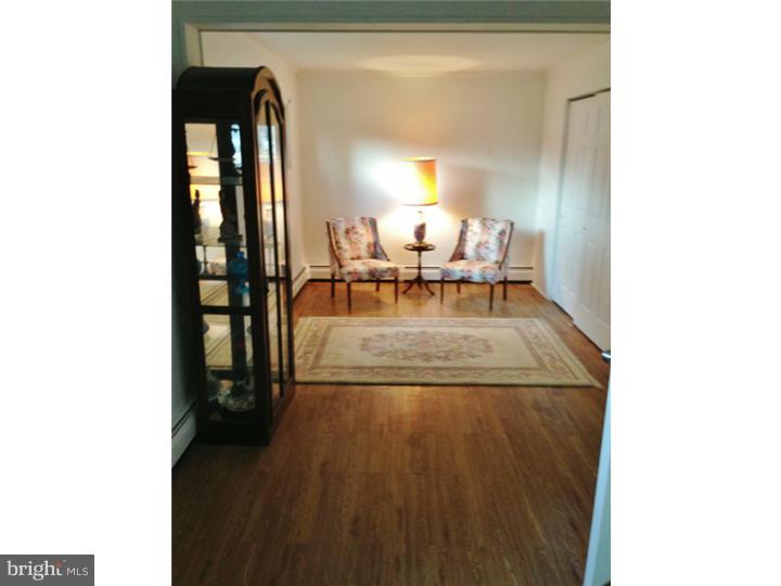 39 Quakeroak Road Levittown, PA 19057 - Photo 17 of 23 Bedroom - Main