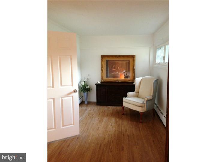 39 Quakeroak Road Levittown, PA 19057 - Photo 18 of 23 Bedroom - Main