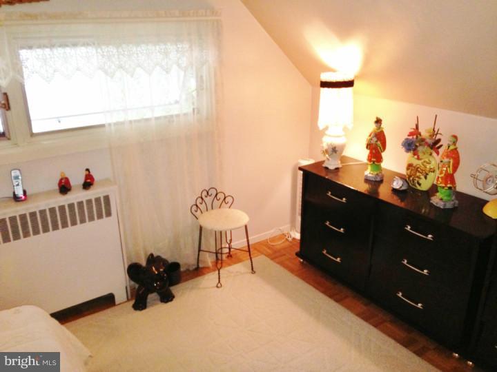 39 Quakeroak Road Levittown, PA 19057 - Photo 21 of 23 Bedroom 3