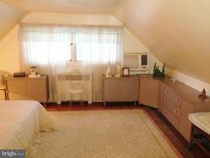 39 Quakeroak Road Levittown, PA 19057 - Photo 23 of 23 Bedroom 2