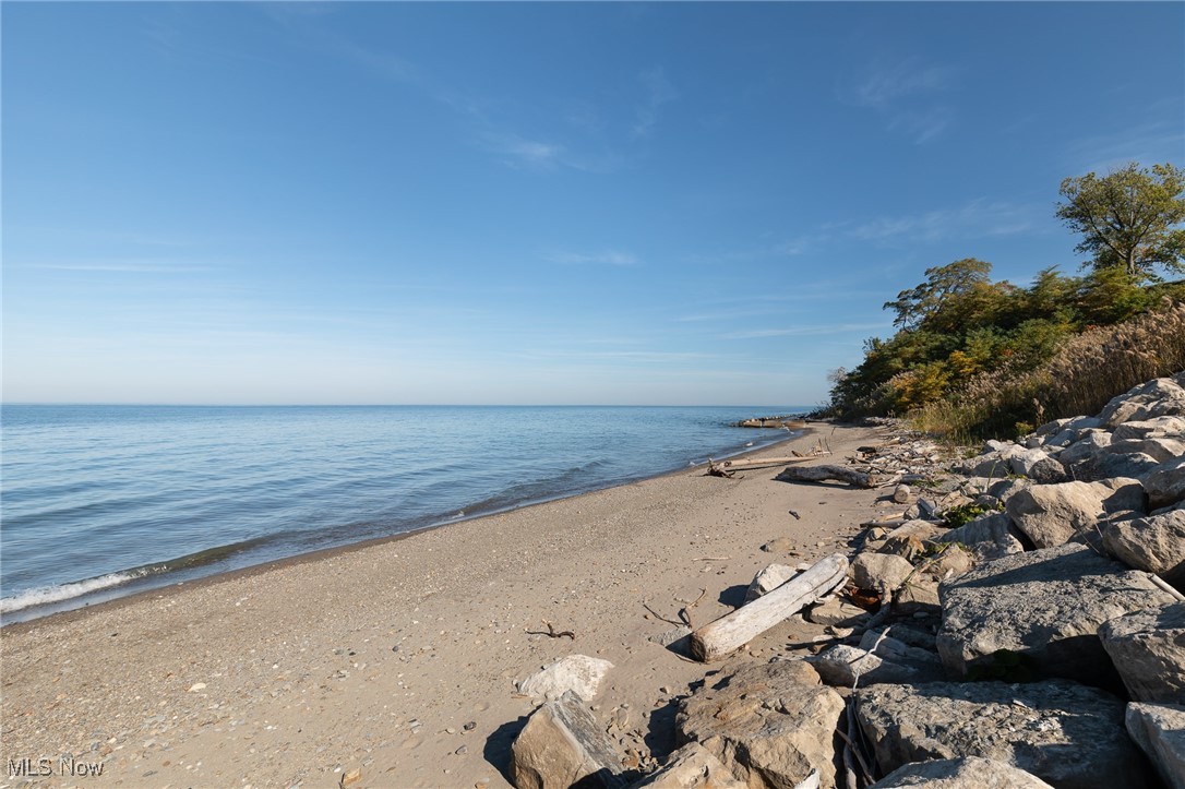 4391 Lockwood Road Perry, OH 44081 - Photo 9 of 49 Beach Facing East