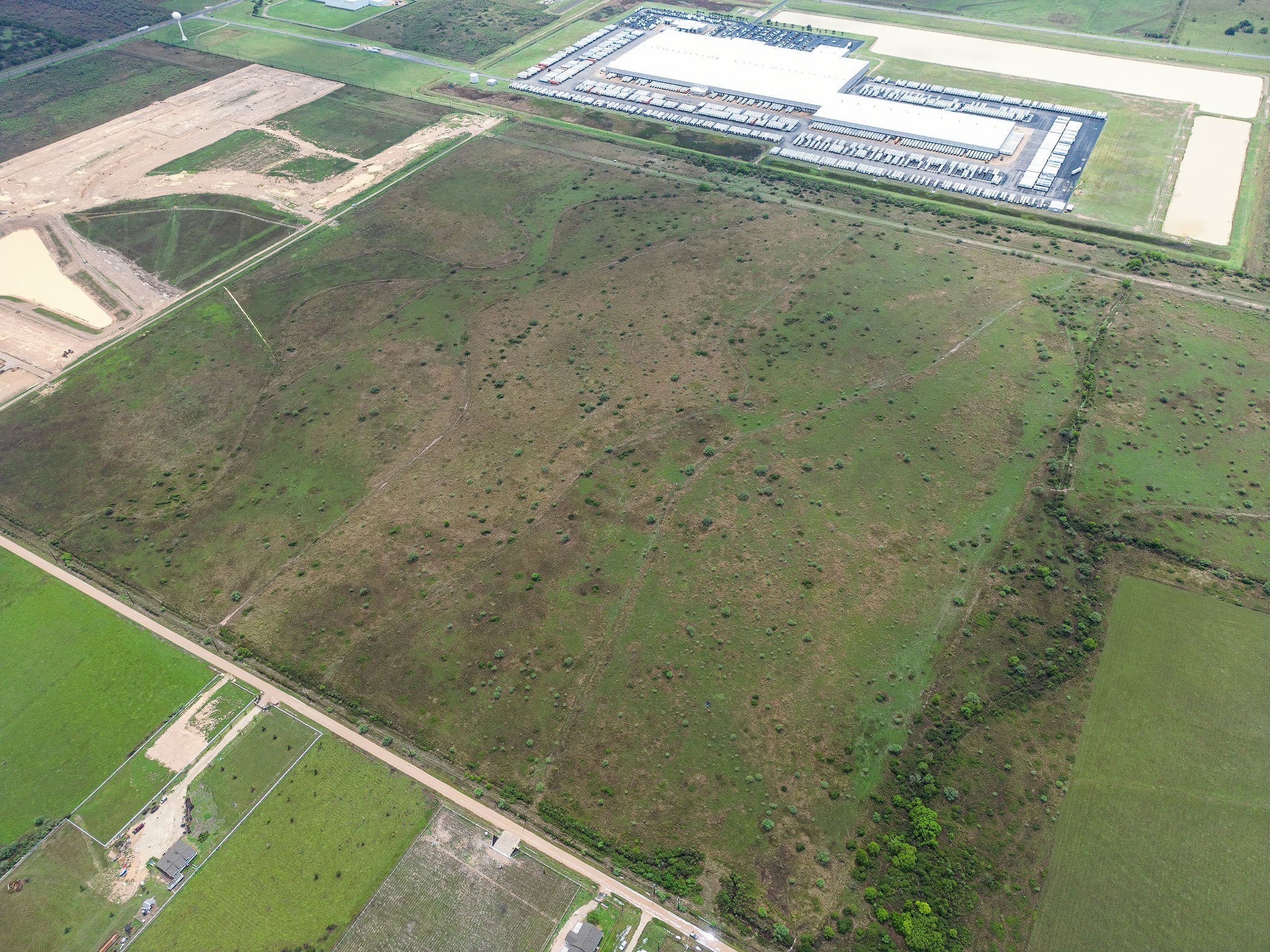 0 East Harrison Road Sealy, TX 77474 - Photo 5 of 17 a view of a bathtub