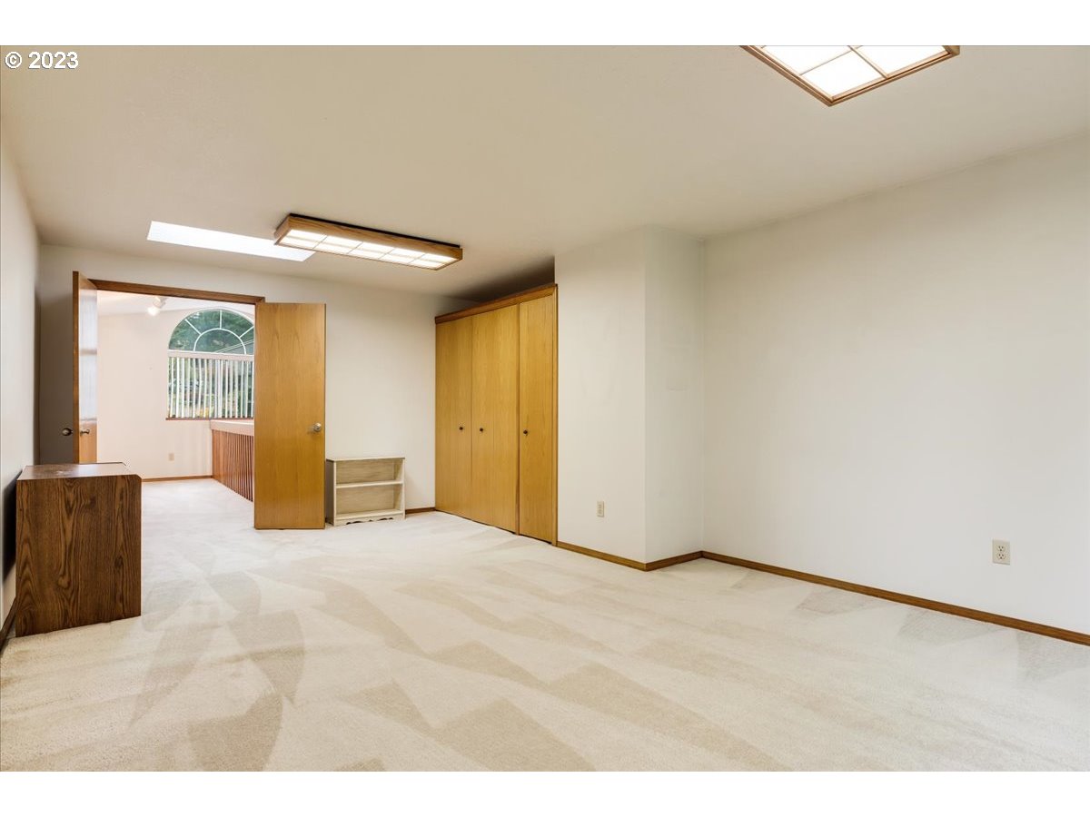1502 Southeast Elliott Avenue Gresham, OR 97080 - Photo 30 of 37 a view of an empty room and window