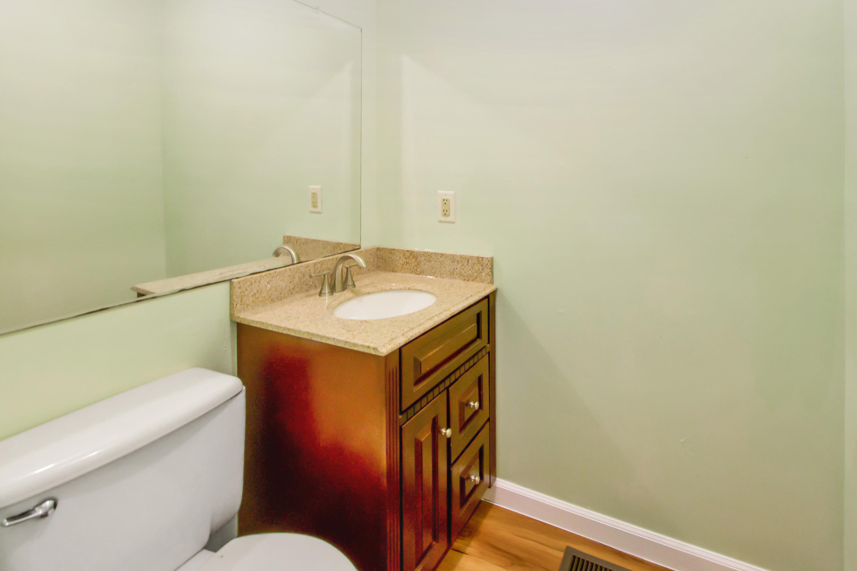 1414 Fort Johnson Road Charleston, SC 29412 - Photo 12 of 32 Half bath off of family room
