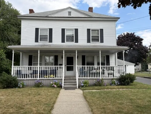 $2,200 | 150 Park Street, Unit 2, Clinton, MA 01510
