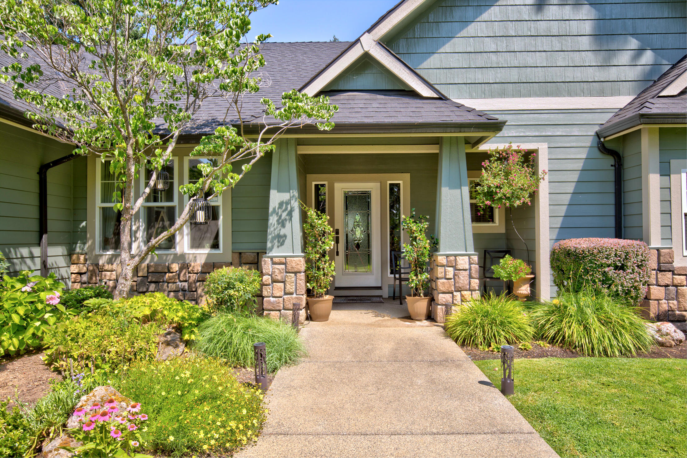 860 Flaming Road Grants Pass, OR 97526 - Photo 5 of 44 flaming034