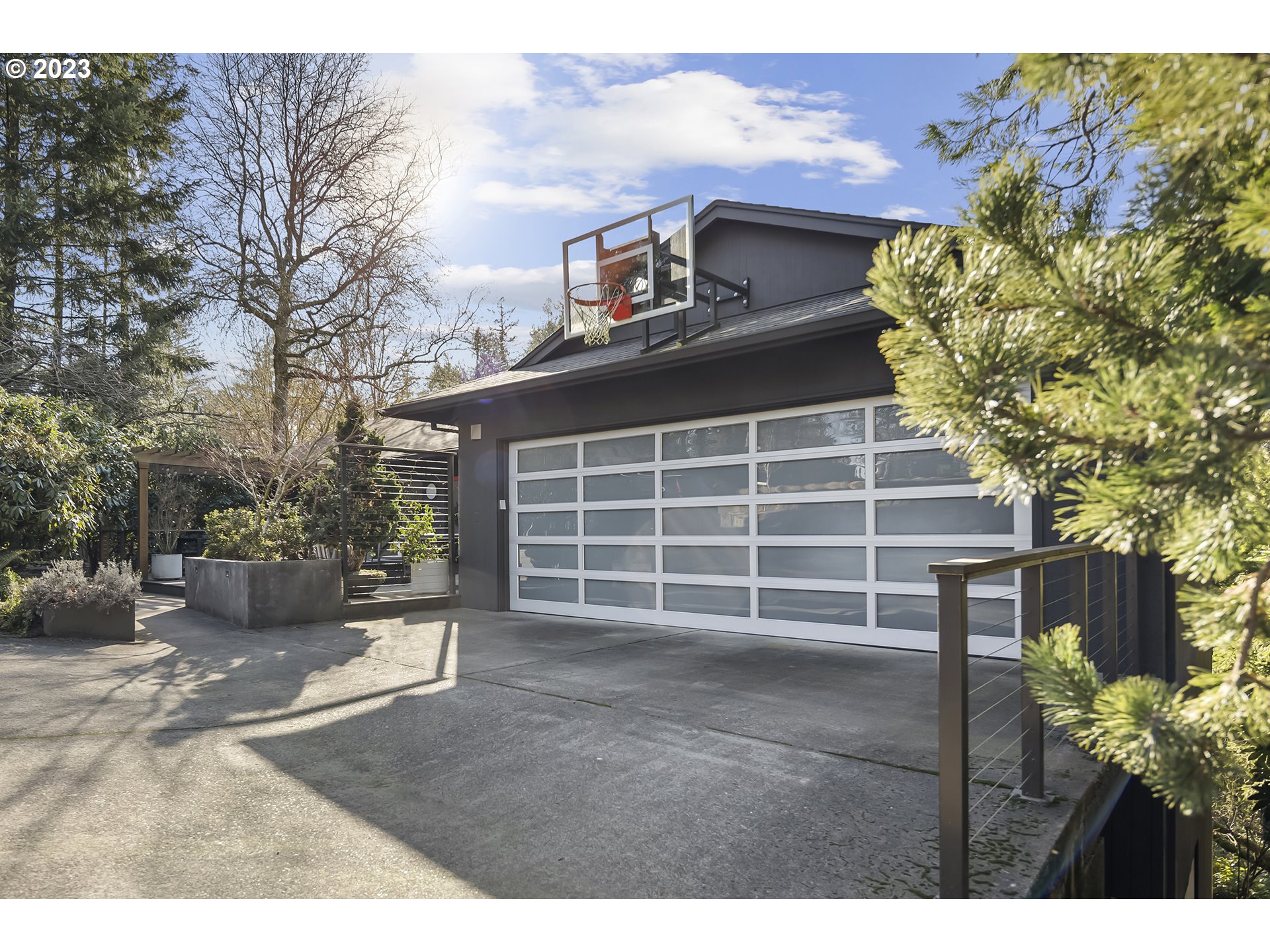 5011 Southwest Humphrey Park Road Portland, OR 97221 - Photo 3 of 32 Gallery Image 3