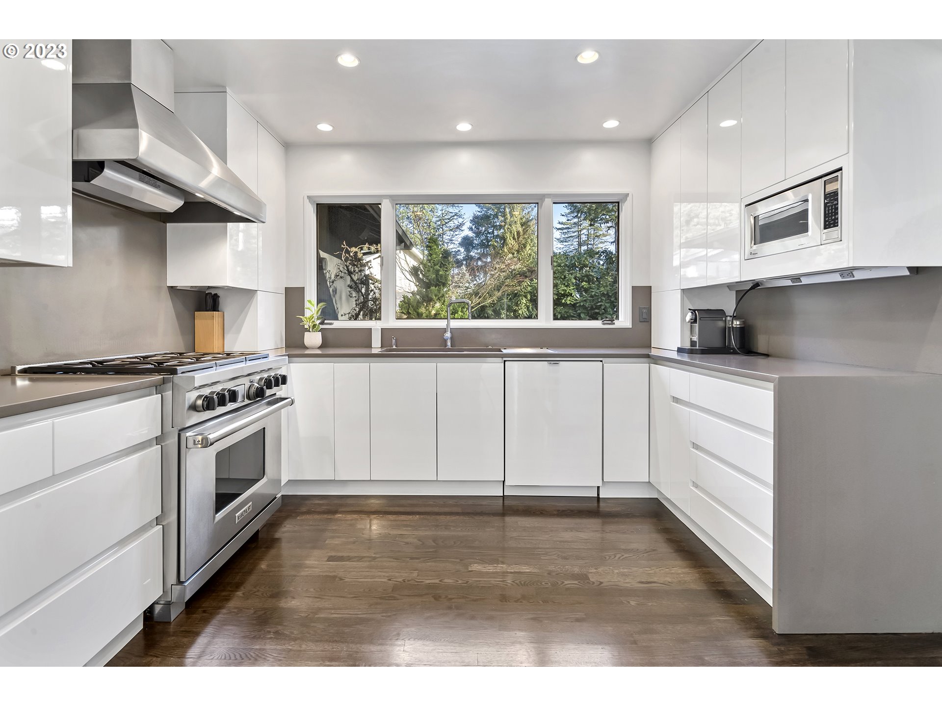 5011 Southwest Humphrey Park Road Portland, OR 97221 - Photo 7 of 32 Gallery Image 7