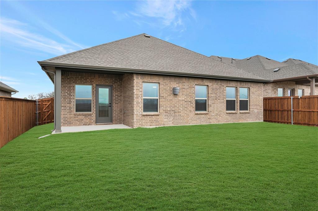 179 Summer Rain Way Rhome, TX 76078 - Photo 23 of 38