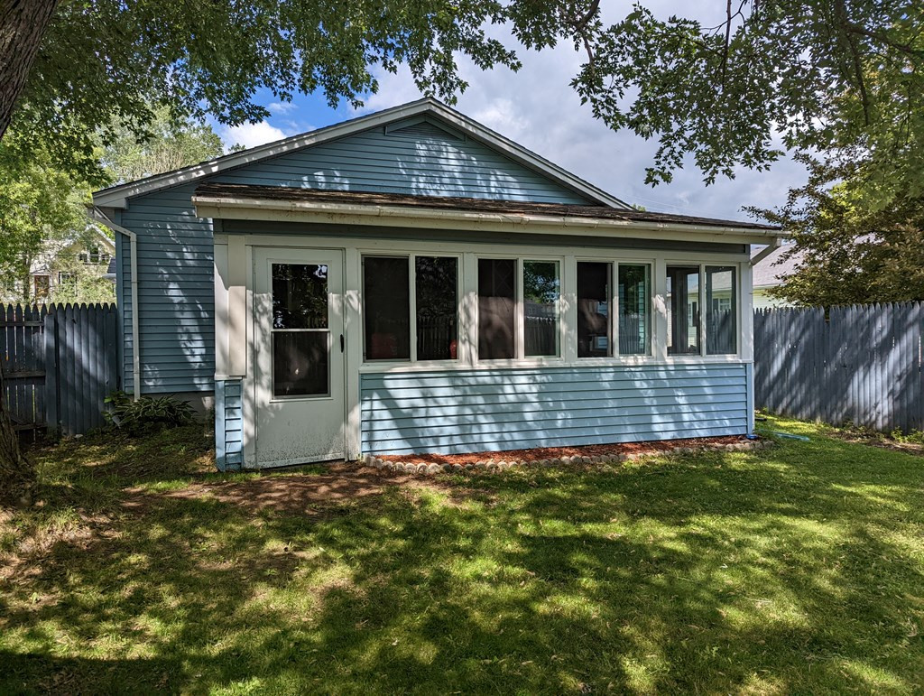 21 Riverside Avenue Plattsburgh, NY 12901 - Photo 25 of 28 Gallery Image 25