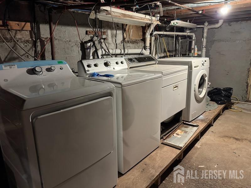 721 Lincoln Boulevard Middlesex, NJ 08846 - Photo 11 of 11 a utility room with dryer and washer