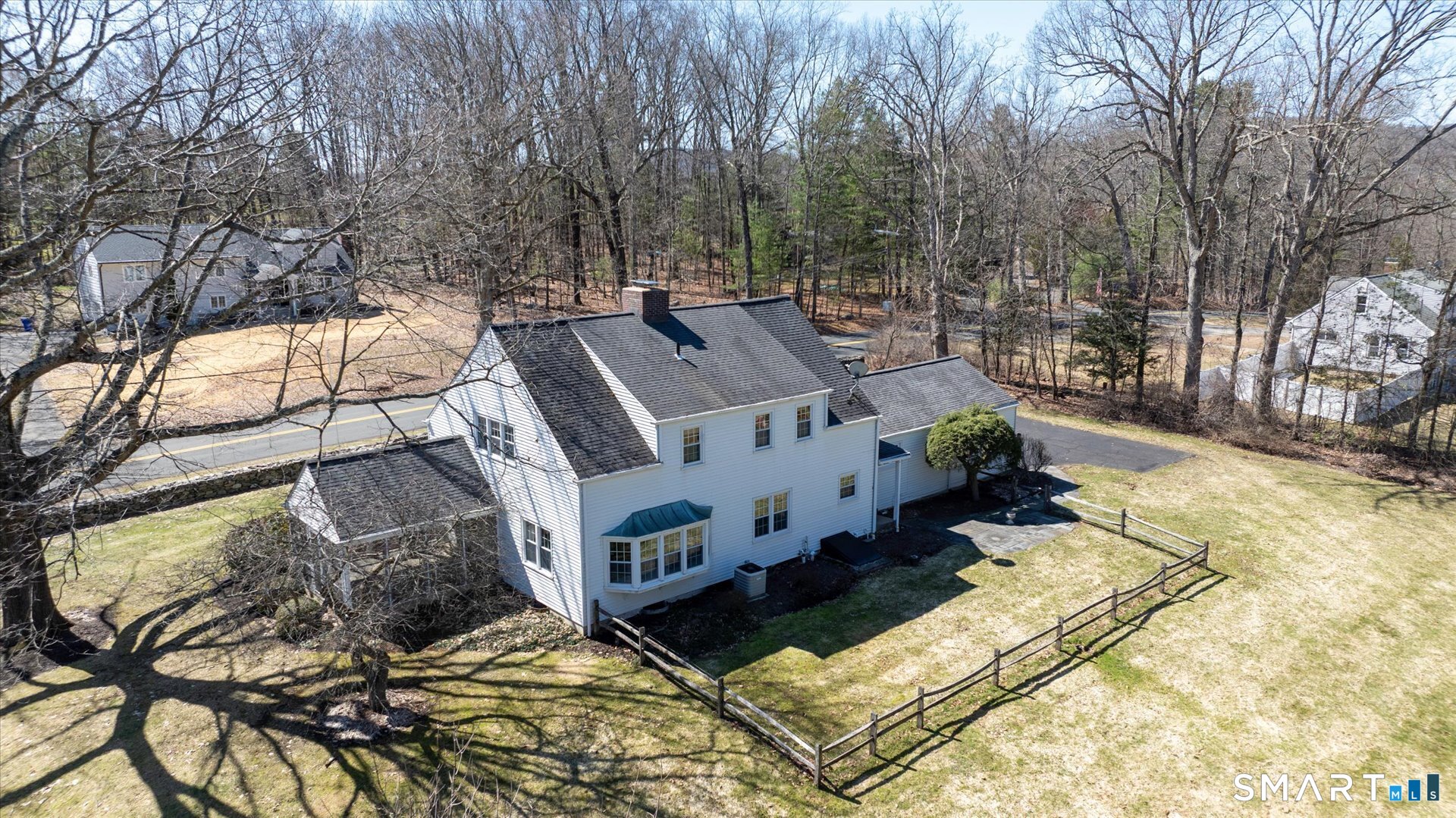 89 Hop Brook Road Simsbury, CT 06070 - Photo 4 of 40