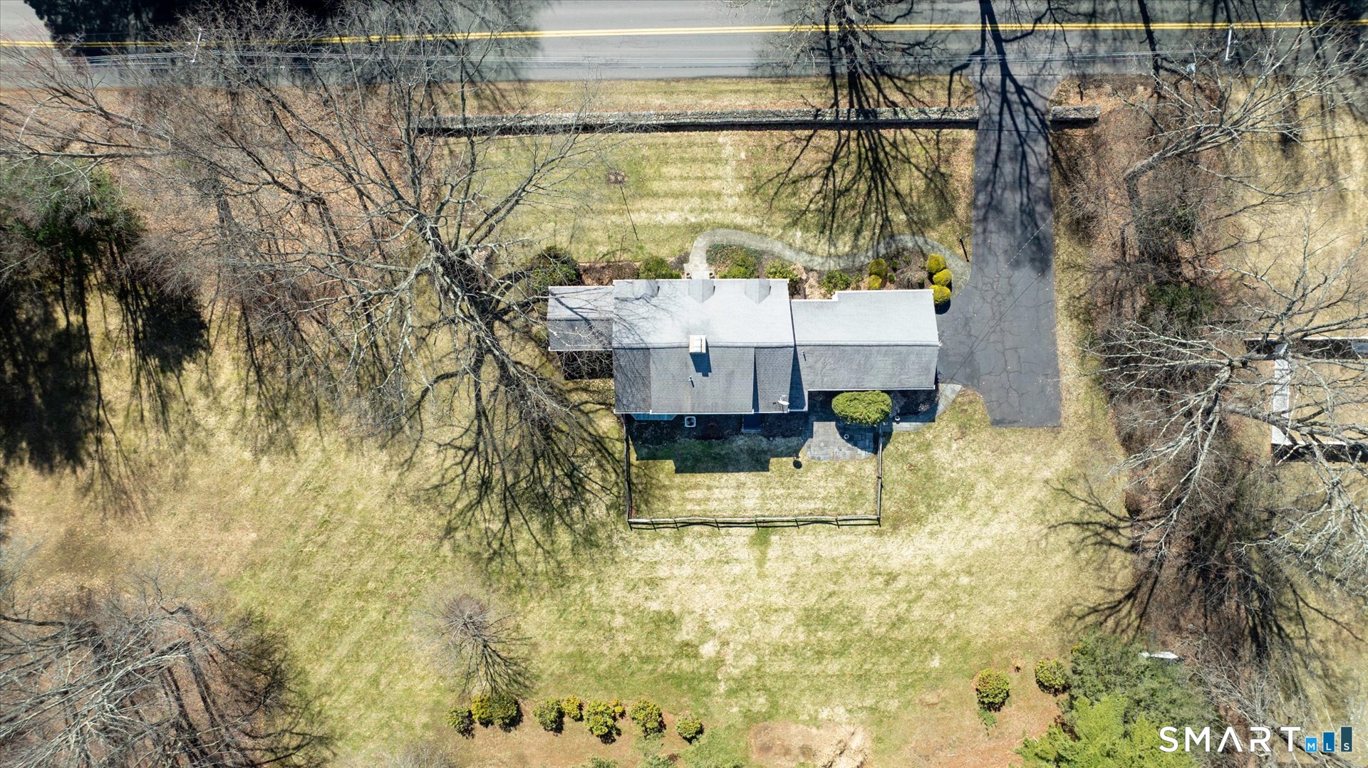 89 Hop Brook Road Simsbury, CT 06070 - Photo 5 of 40