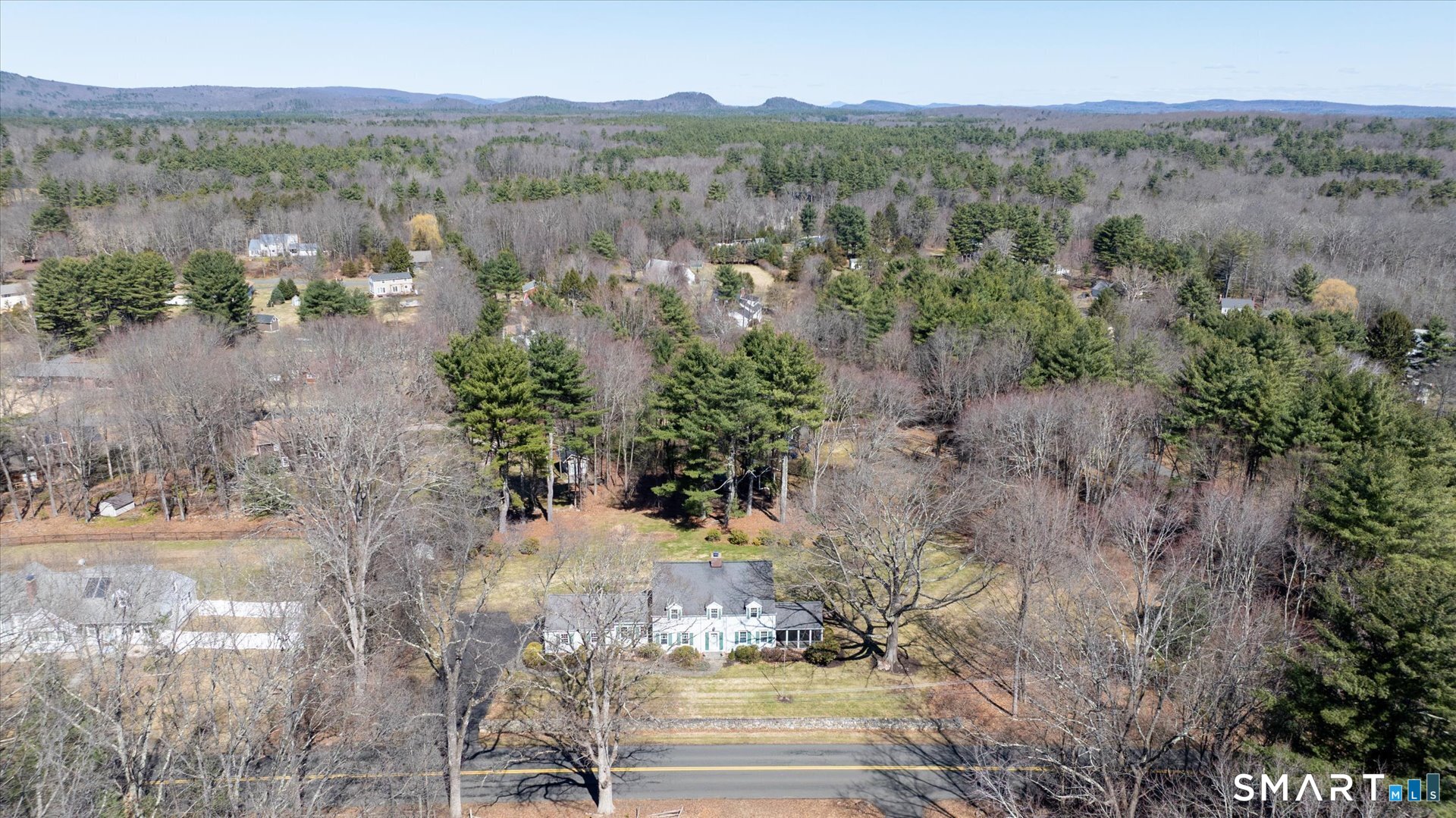 89 Hop Brook Road Simsbury, CT 06070 - Photo 7 of 40