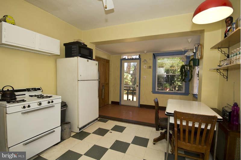 3627 Roland Avenue Baltimore, MD 21211 - Photo 11 of 28 Kitchen
